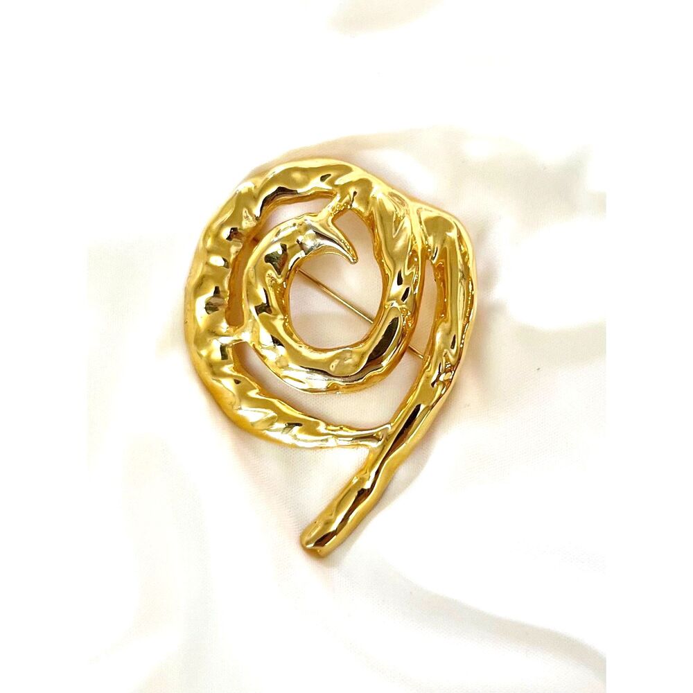 Vintage Gold Tone Textured Swirl Brooch